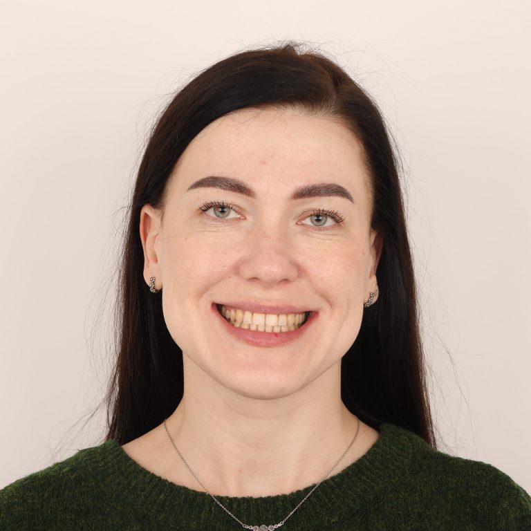 Після вирівнювання зубів брекетами